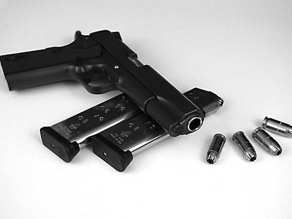 Pistole und Munition
